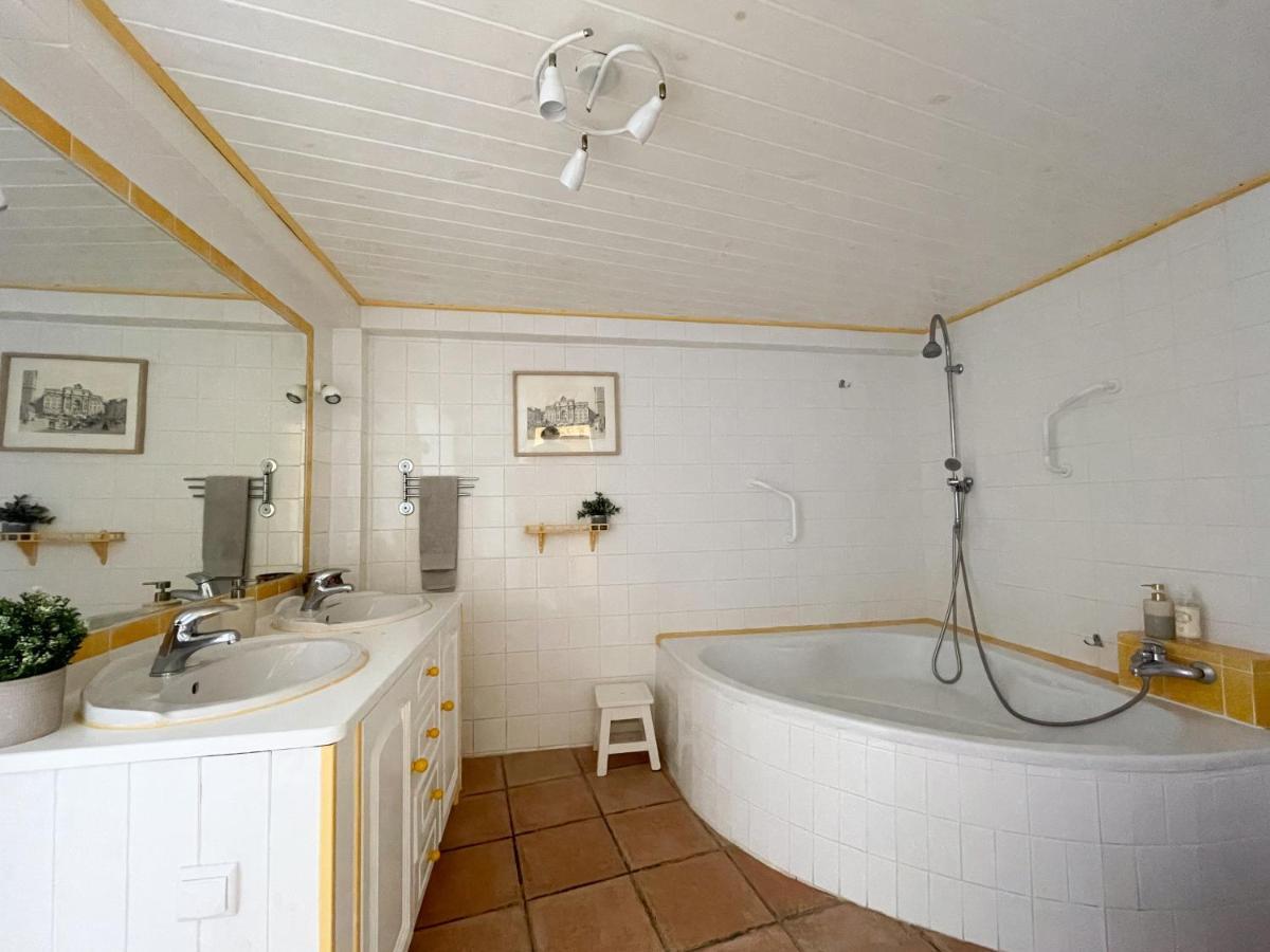 Charming Countryside Home With Fireplace & Patio Алкотим Екстериор снимка